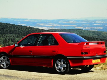 Peugeot 405 T16 &ndash; Rodzinny sportowiec
